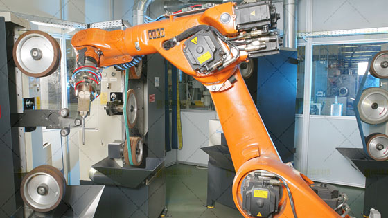 打磨<a href='http://www.safbrain.com' target='_blank'><u>机器人工作站</u></a>2