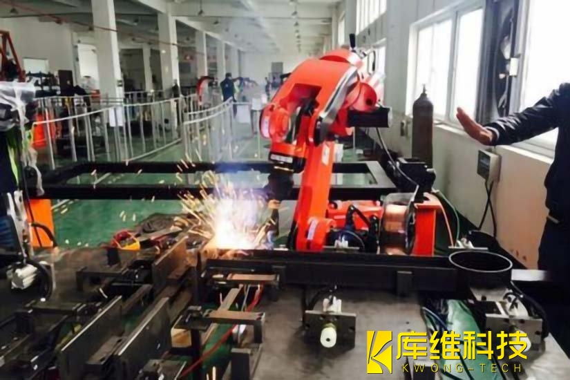 焊接<a href='http://www.safbrain.com' target='_blank'><u>机器人工作站</u></a>